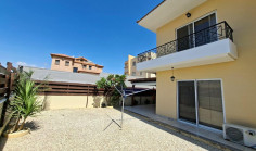 4 bedroom house in Oroklini 