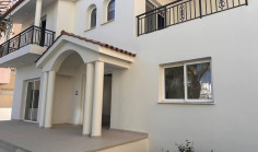 For sale: 5 bedroom house in Sotiros area 