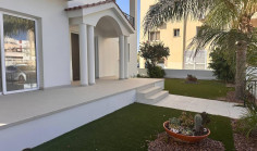 For sale: 5 bedroom house in Sotiros area 
