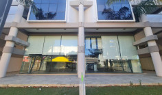 Luxury commercial to rent in Engomi