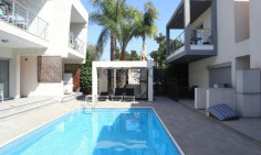 Fully furnished two bedroom ground floor apartment 
