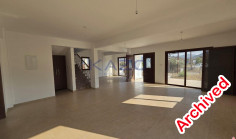 Spacious 4 bedroom house in peaceful Eptagonia 