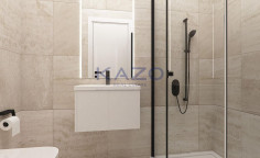 Modern top floor apartment in lively Sotiros area 