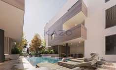 Top floor 2 bedroom apartment with pool access 