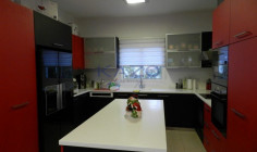 Detached pool property in Agios Athanasios 