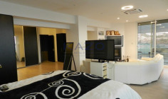 Detached pool property in Agios Athanasios 