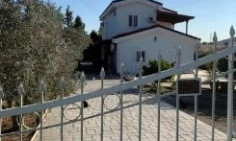 Spacious three bedroom villa for sale in Moni area 