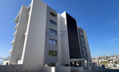 Luxury penthouse in quiet Agios Athanasios with sea view 