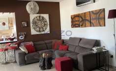 Spacious 3+1 penthouse apartment in vibrant Kato Polemidia area 