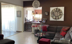 Spacious 3+1 penthouse apartment in vibrant Kato Polemidia area 