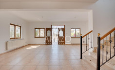 Luxury 4 bedroom unfurnished house for sale in Livadia
