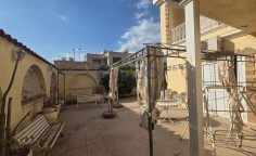 Spacious five bedroom furnished home in Petrou & Pavlou 