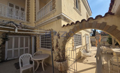 Spacious five bedroom furnished home in Petrou & Pavlou 