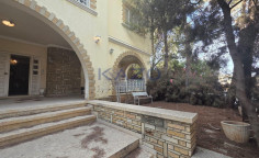 Spacious five bedroom furnished home in Petrou & Pavlou 