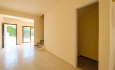 2 bedroom house with swimming pool for sale in Peyia