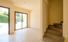 2 bedroom house with swimming pool for sale in Peyia
