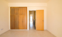 2 bedroom house with swimming pool for sale in Peyia