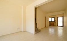 2 bedroom house with swimming pool for sale in Peyia