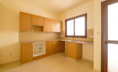 2 bedroom house with swimming pool for sale in Peyia