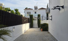 4 bed house to rent in Agia Thekla