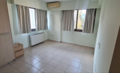 Large 3 bedroom apartment to rent in Agioi Omologites