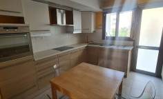 Large 3 bedroom apartment to rent in Agioi Omologites