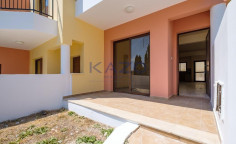 2 bedrooms house with swimming pool for sale in Peyia