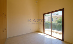 Spacious 2 bedroom house with swimming pool for sale in Peyia