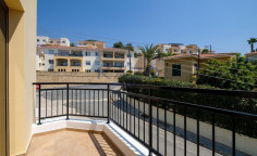 Spacious 2 bedroom house with swimming pool for sale in Peyia