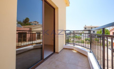 Spacious 2 bedroom house with swimming pool for sale in Peyia