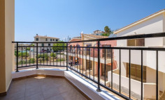 Spacious 2 bedroom house with swimming pool for sale in Peyia