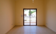 Spacious 2 bedroom house with swimming pool for sale in Peyia