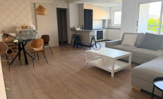 Modern 3-bed top-floor apartment in Petrou & Pavlou 