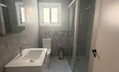 Modern 3-bed top-floor apartment in Petrou & Pavlou 