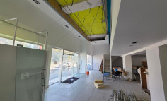Spacious commercial for rent in Agioi Omologites