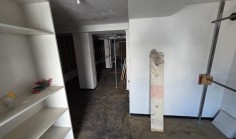 Spacious commercial for rent in Agioi Omologites
