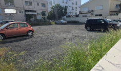 Spacious commercial for rent in Agioi Omologites