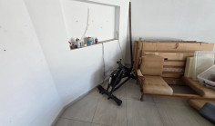 Spacious commercial for rent in Agioi Omologites