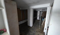 Spacious commercial for rent in Agioi Omologites