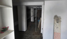 Spacious commercial for rent in Agioi Omologites
