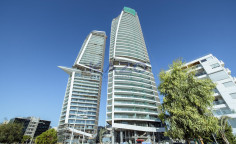 Modern seafront 2-bed apartment in Neapolis 