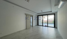 Modern 2 bedroom apartment in quiet green Polemidia 