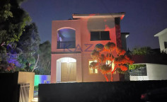Modern renovated 5-bedroom house with private pool 