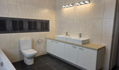 4 bedroom apartment to rent in Agioi Omologites