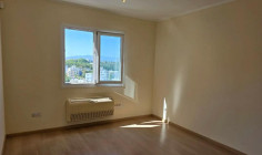 4 bedroom apartment to rent in Agioi Omologites