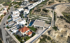 Luxury 3-bed villa in Agios Tychonas with sea views 