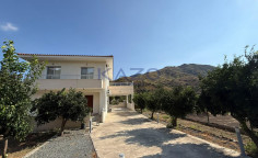 Furnished 4-bed villa in Arakapas with panoramic views 