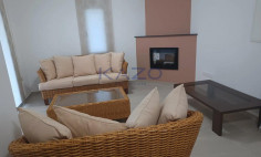 Furnished 4-bed villa in Arakapas with panoramic views 