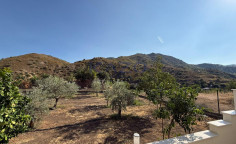 Furnished 4-bed villa in Arakapas with panoramic views 