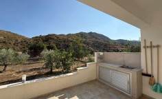 Furnished 4-bed villa in Arakapas with panoramic views 